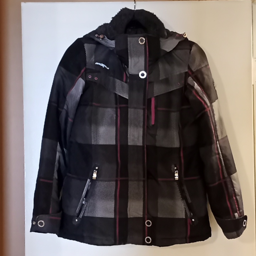 ZeroXposur Hooded Snowboard Jacket. Black, Gray & Purple Cube Plaid.